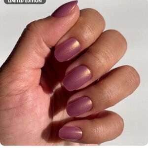 Olive & June Iridescent Pink Press-on Nails | Spring Manicure